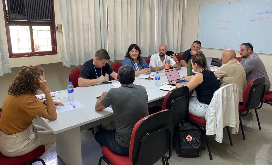 Educação sanitária é tema de workshop promovido pela Adapar em Londrina