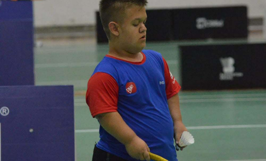 Estudante conquista ouro nos Jogos Paradesportivos do Paraná e se destaca no parabadminton