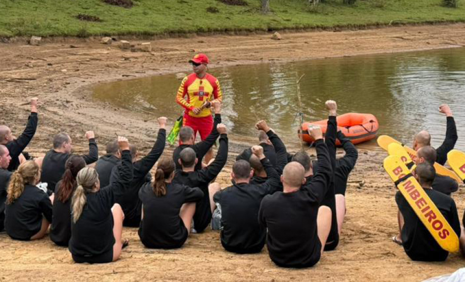 Recém-aprovados, cadetes iniciam preparação para reforçar o efetivo do Corpo de Bombeiros no Paraná