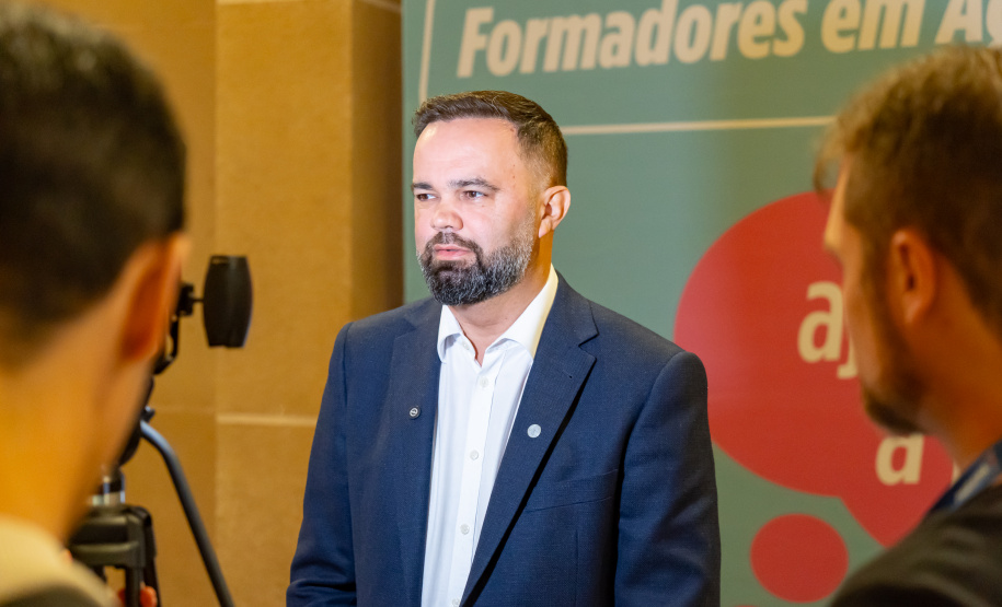 Educação promove 5º Encontro de Formadores em Foz do Iguaçu