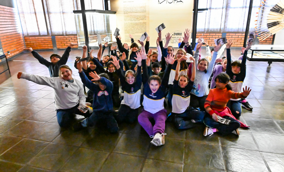 Patrimônio, memória e descoberta: cerca de 200 alunos visitam Museu Satélite MUPA Pato Branco