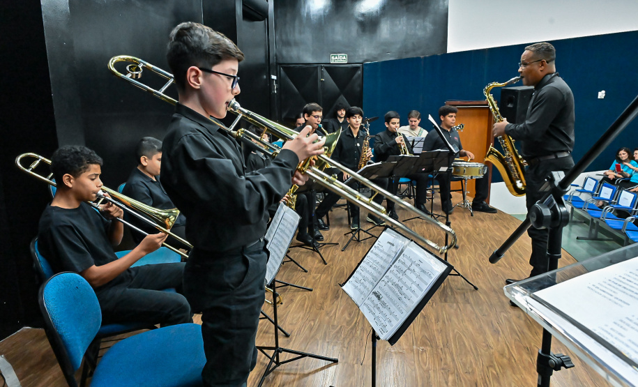 Paraná amplia incentivo à musicalização com entrega de instrumentos em Campo Mourão