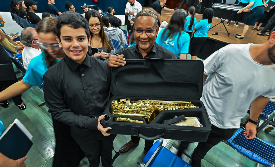Paraná amplia incentivo à musicalização com entrega de instrumentos em Campo Mourão