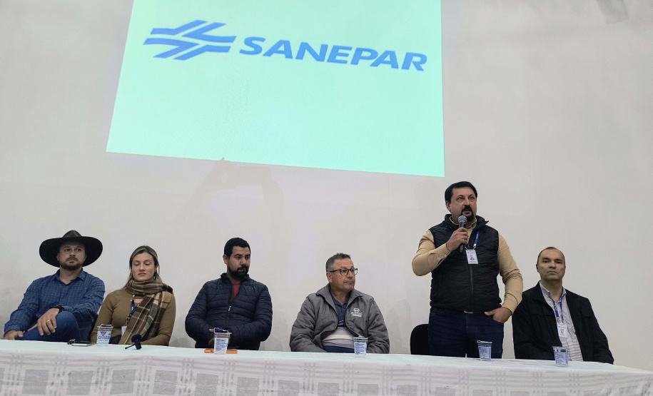 Caixa d’Água Boa: famílias de Laranjeiras do Sul recebem reservatórios domiciliares da Sanepar