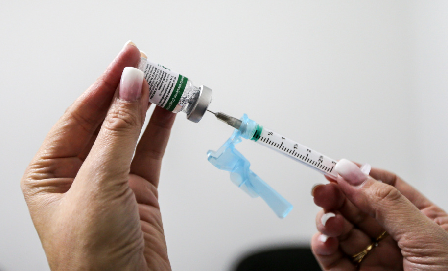 Vacinação contra a gripe continuará no Paraná para atingir grupos prioritários