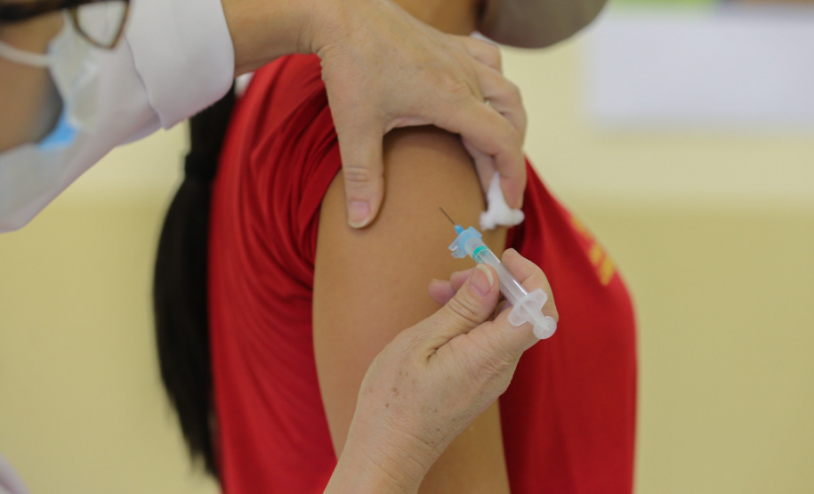 Sesa orienta sobre alimentação saudável e exercícios para reforçar a imunidade durante onda de frio no Paraná