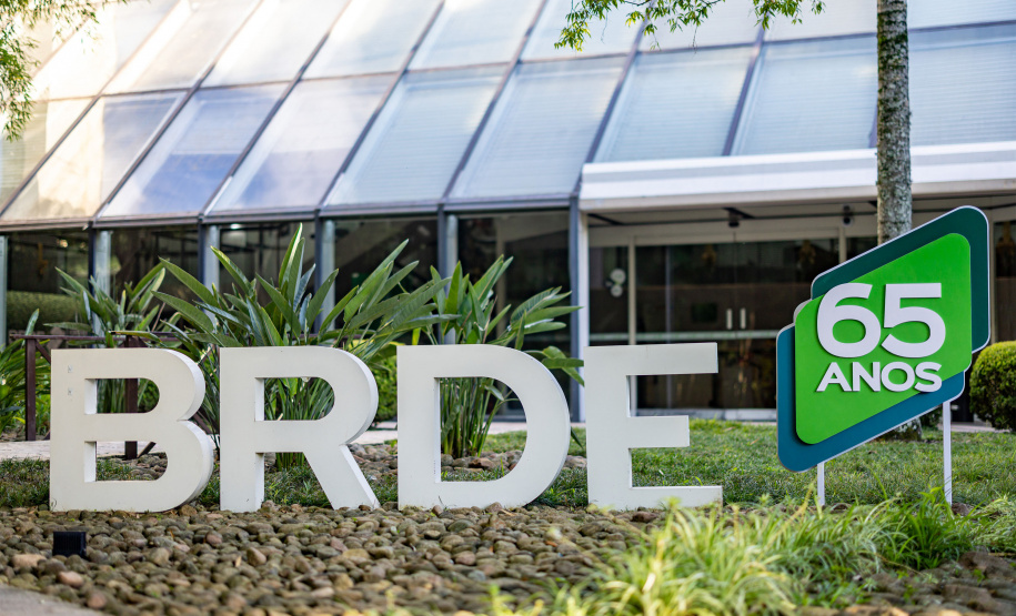 Apoio à pecuária leiteira: BRDE é indicado ao Troféu Agroleite na categoria Agente Financeiro