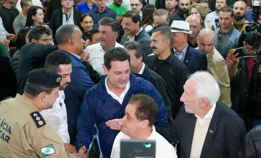 Governador autoriza 964 moradias e R$ 242 milhões em novos investimentos para Cascavel