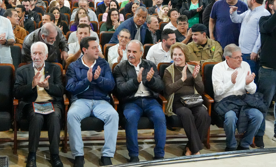 Governador autoriza 964 moradias e R$ 242 milhões em novos investimentos para Cascavel