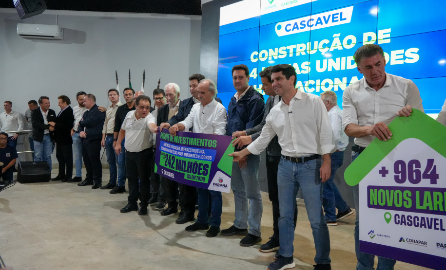 Governador autoriza 964 moradias e R$ 242 milhões em novos investimentos para Cascavel