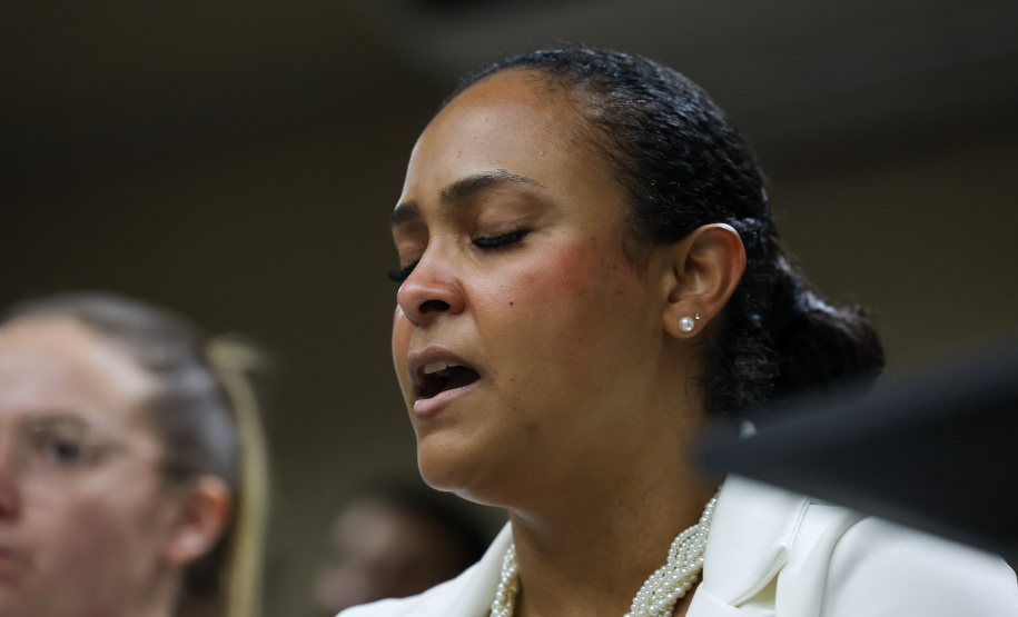 O governador Carlos Massa Ratinho Junior participa nesta terça-feira (26) da sessão solene em Homenagem da Assembleia Legislativa do Estado do Paraná às lideranças religiosas da Igreja Católica e à Conferência Nacional dos Bispos do Brasil – Regional Sul 2