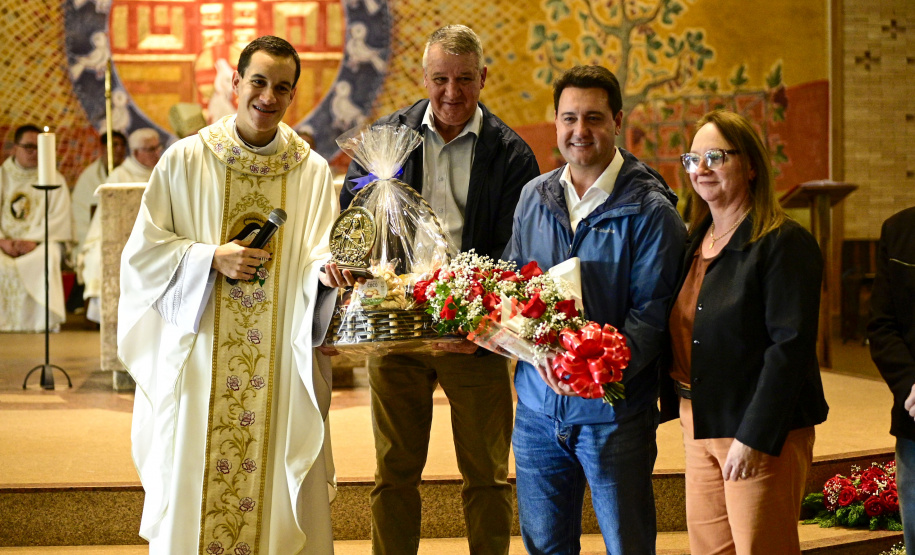 Governador destaca força do turismo religioso na Festa de Santa Rita de Cássia em Lunardelli