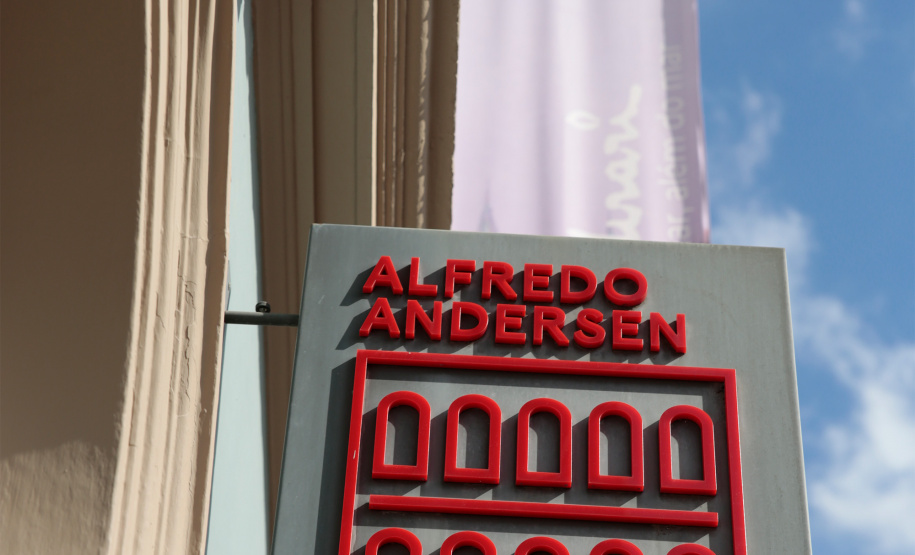 Nova residente artística investiga a história e arquitetura do Museu Casa Alfredo Andersen