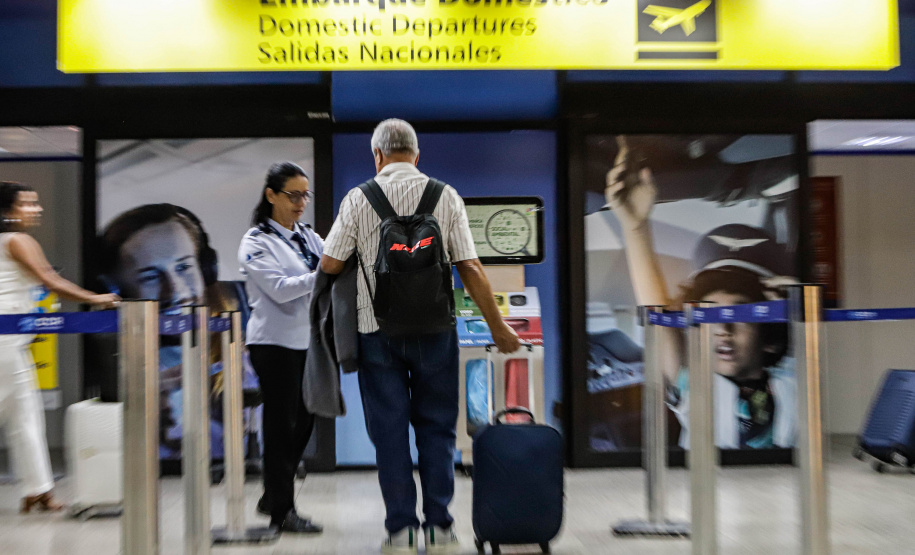 Estado e Anvisa realizam ação de vacinação em aeroportos do Paraná com foco na Copa do Mundo