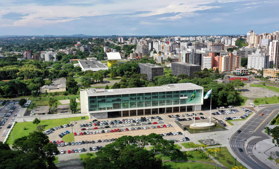 Operação entre Fundo Estratégico e BID deve gerar economia de R$ 400 milhões ao Paraná