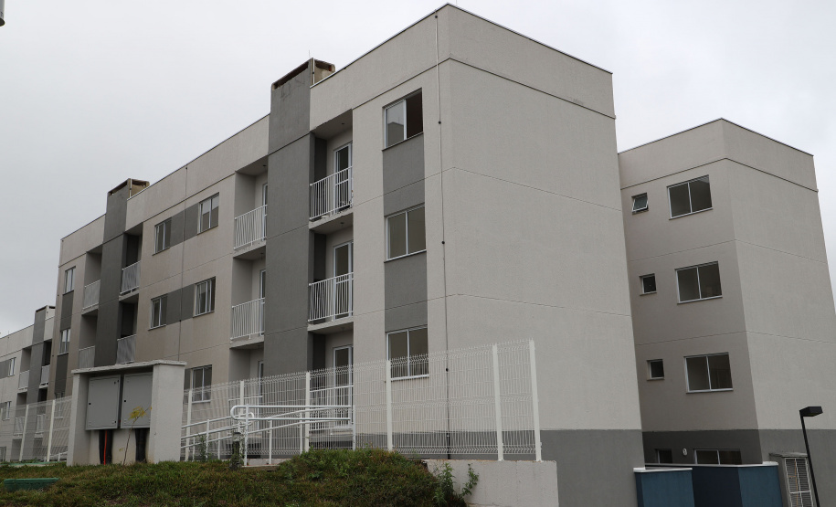 COHAPAR - Entrega. Cond. Resid. Reno em Almirante Tamandaré