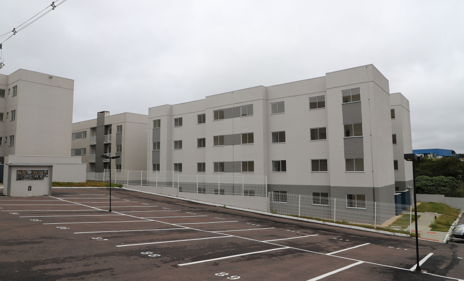 COHAPAR - Entrega. Cond. Resid. Reno em Almirante Tamandaré