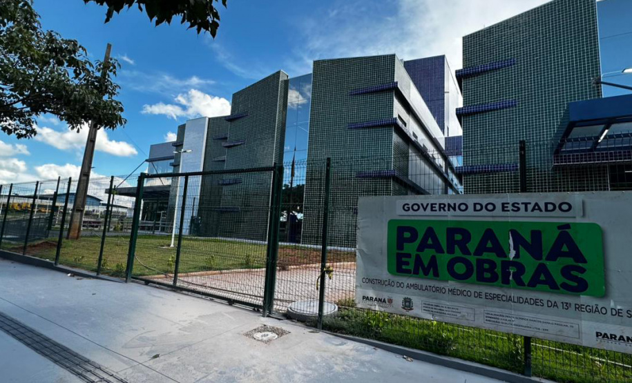 SESA - Obras dos AMEs avançam em todo o Paraná