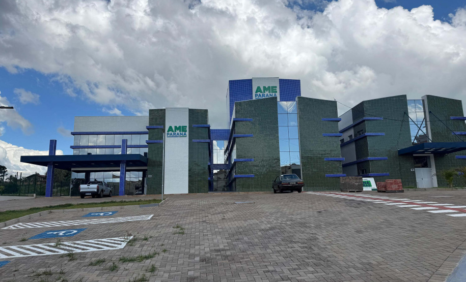 SESA - Obras dos AMEs avançam em todo o Paraná