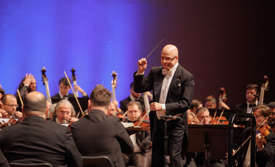 Orquestra Sinfônica do Paraná celebra 41 anos com concerto dedicado a grandes compositores brasileiros
