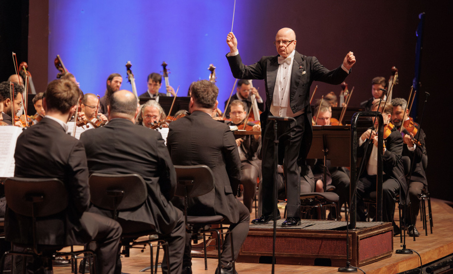 Orquestra Sinfônica do Paraná celebra 41 anos com concerto dedicado a grandes compositores brasileiros