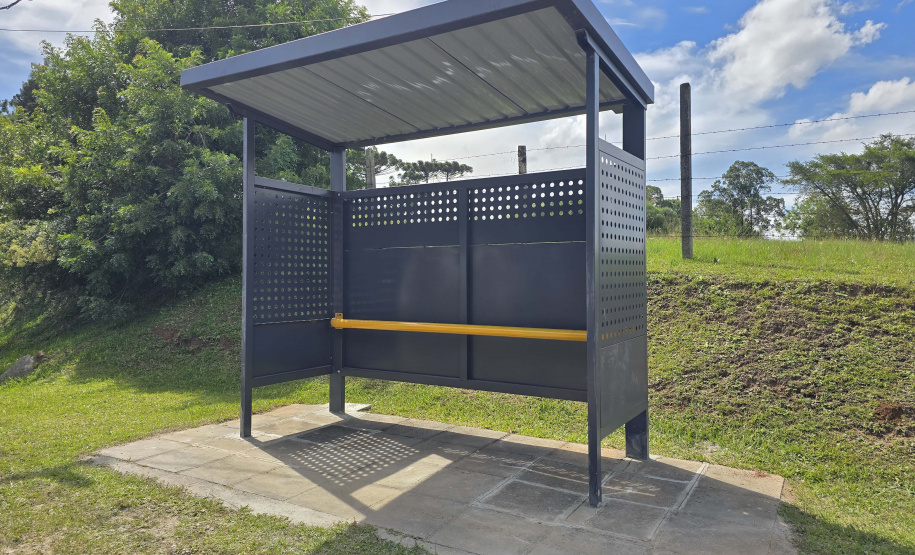 Governo do Estado conclui entrega de 1.200 abrigos de ponto de ônibus para 75 municípios do Paraná