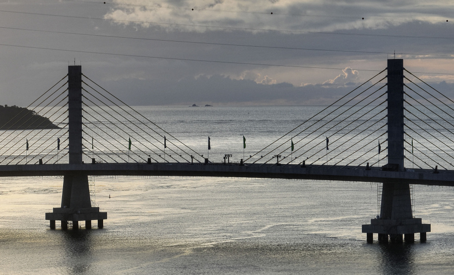 Acesso para ciclistas e pedestres na Ponte de Guaratuba será liberado às 3h de sábado