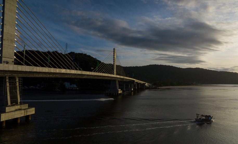 Acesso para ciclistas e pedestres na Ponte de Guaratuba será liberado às 3h de sábado
