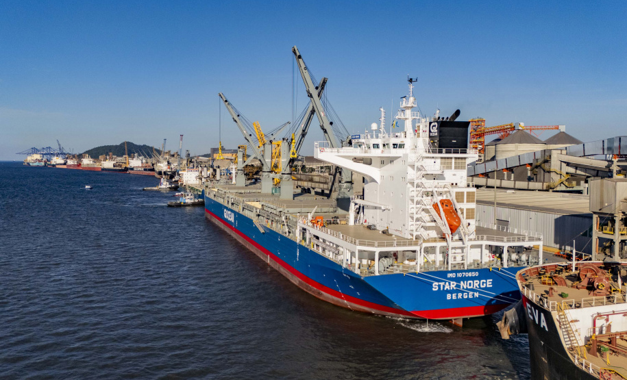 Fwd: Navio Sustentável em viagem inaugural atraca em Paranaguá
