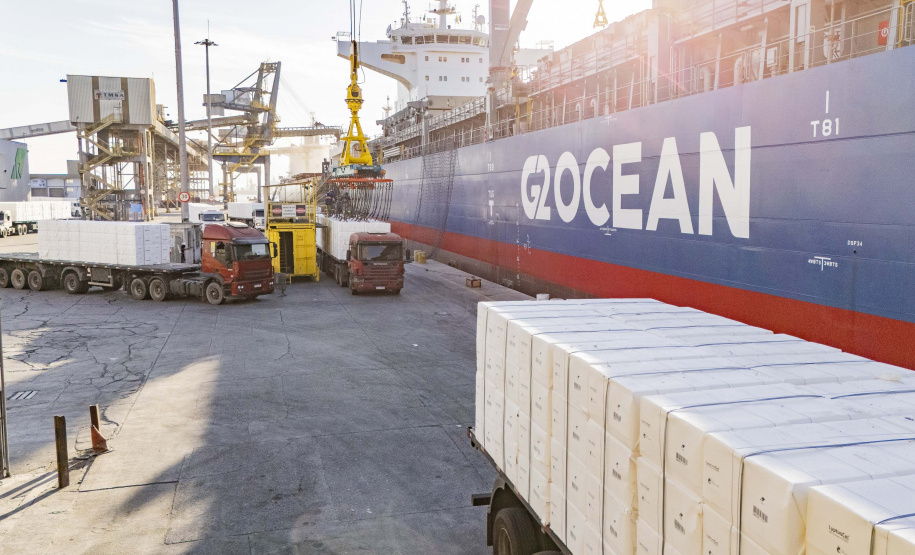 Fwd: Navio Sustentável em viagem inaugural atraca em Paranaguá