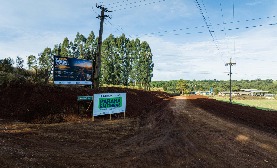 Governador libera R$ 44,3 milhões para pavimentação entre Campina do Simão e Santa Maria do Oeste