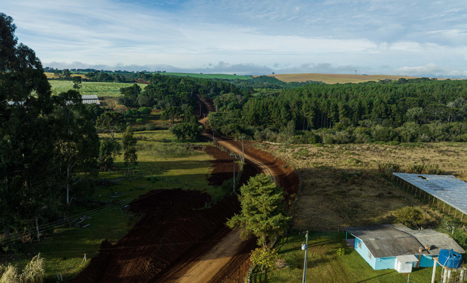 Governador libera R$ 44,3 milhões para pavimentação entre Campina do Simão e Santa Maria do Oeste