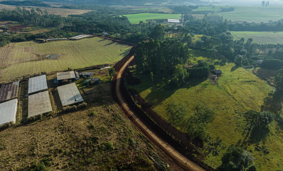 Governador libera R$ 44,3 milhões para pavimentação entre Campina do Simão e Santa Maria do Oeste