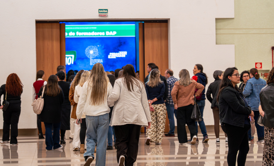 SEED - Educação promove Seminário de Formadores em Foz do Iguaçu