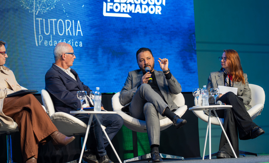 SEED - Educação promove Seminário de Formadores em Foz do Iguaçu