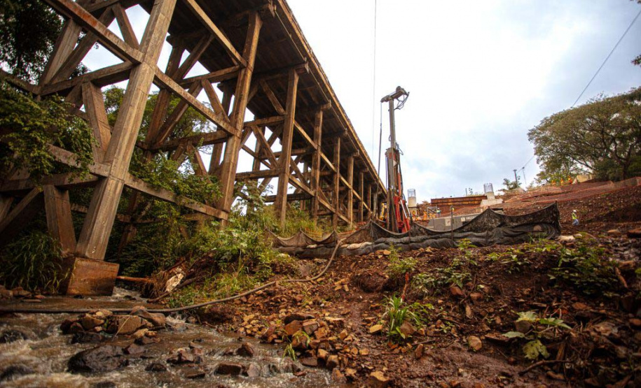 ponte sobre o Rio Ubá, na BR-153