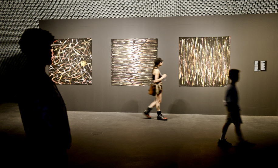 MON - Últimos dias da exposição “Technological Dances”, da artista Alice Anderson