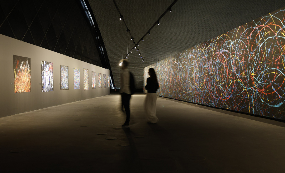 MON - Últimos dias da exposição “Technological Dances”, da artista Alice Anderson