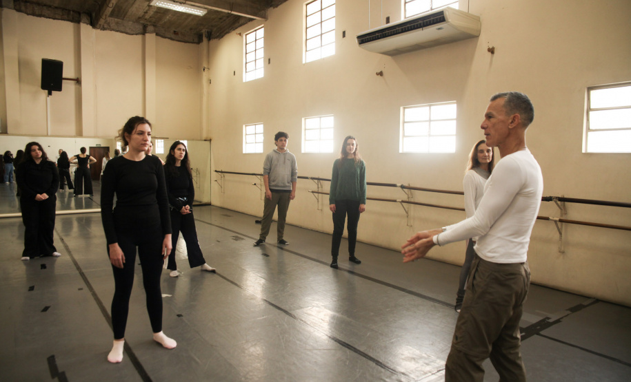 TEATRO GUAÍRA - Centro Cultural Teatro Guaíra promove novo curso de curta duração voltado para artistas