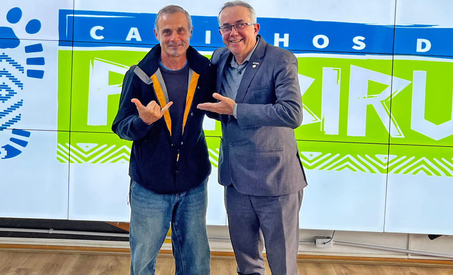 Francês que percorre os Caminhos do Peabiru passa por Curitiba após 50 dias do início de sua jornada