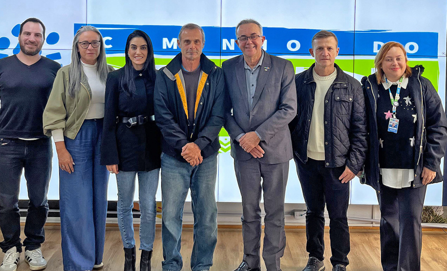 Francês que percorre os Caminhos do Peabiru passa por Curitiba após 50 dias do início de sua jornada