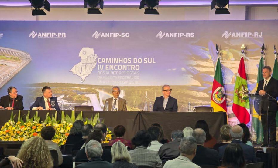 Viaje Paraná apresenta turismo estadual a profissionais do setor fiscal, em Foz do Iguaçu