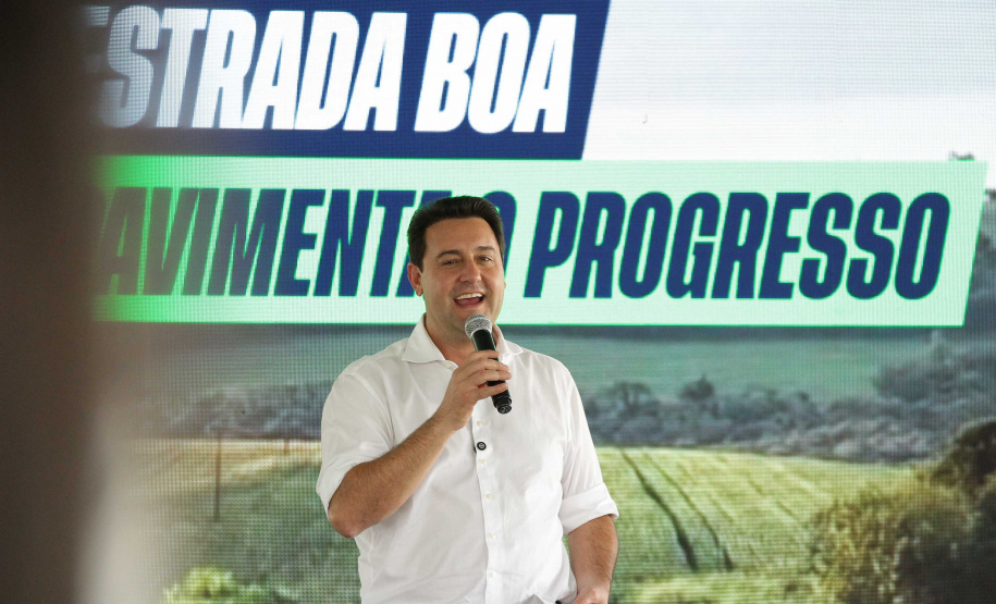 Ratinho Junior anuncia R$ 19,7 milhões para pavimentação da zona rural de Ouro Verde do Oeste