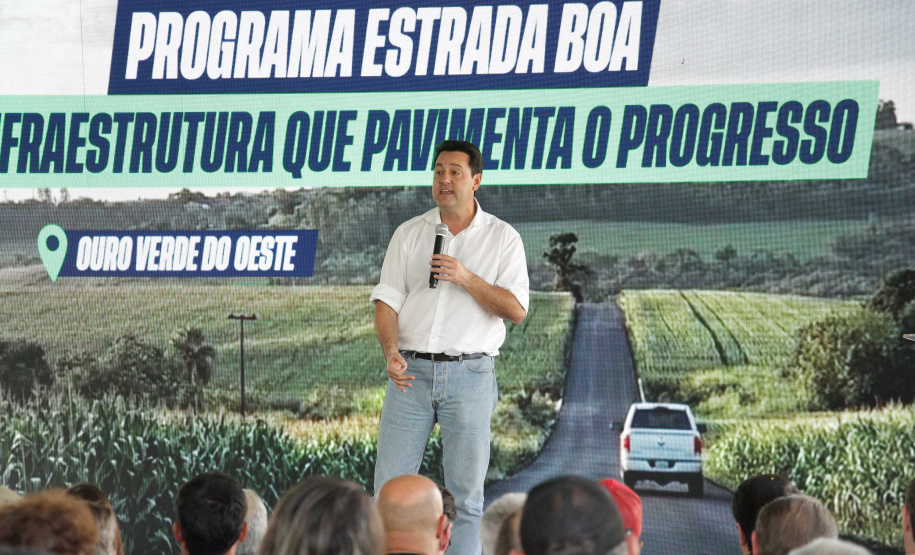 Ratinho Junior anuncia R$ 19,7 milhões para pavimentação da zona rural de Ouro Verde do Oeste