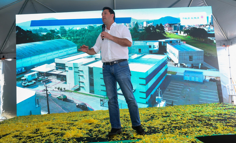 Estado investe R$ 211 milhões em pavimentações, aeroporto e escolas de União da Vitória