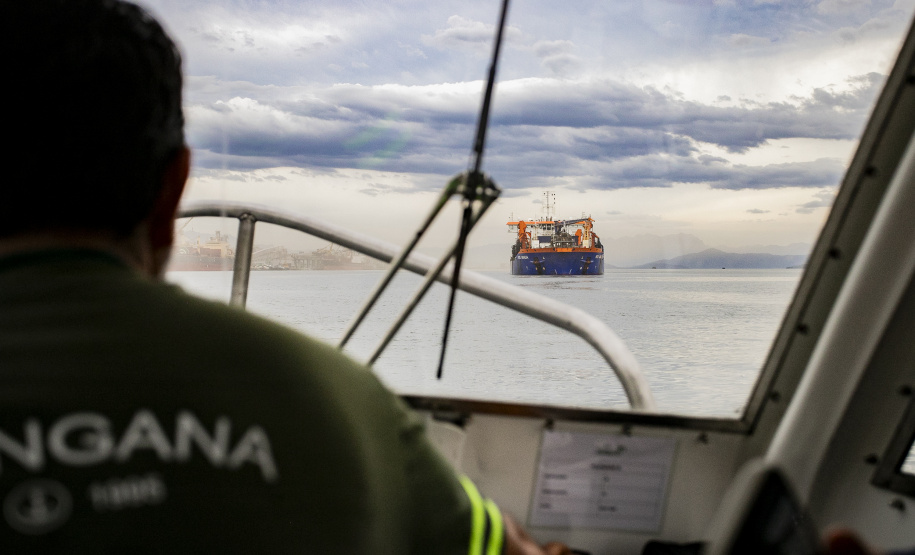 Portos do Paraná realiza campanha de dragagem de manutenção do Canal de Paranaguá