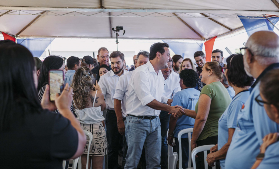 Governador inaugura Centro de Especialidades, ala cirúrgica e anuncia maternidade em Sengés
