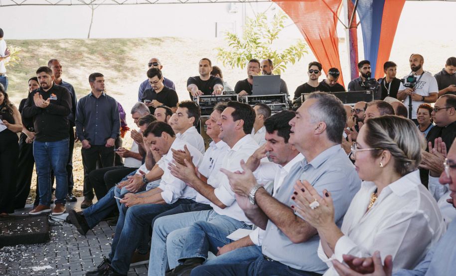 Governador inaugura Centro de Especialidades, ala cirúrgica e anuncia maternidade em Sengés