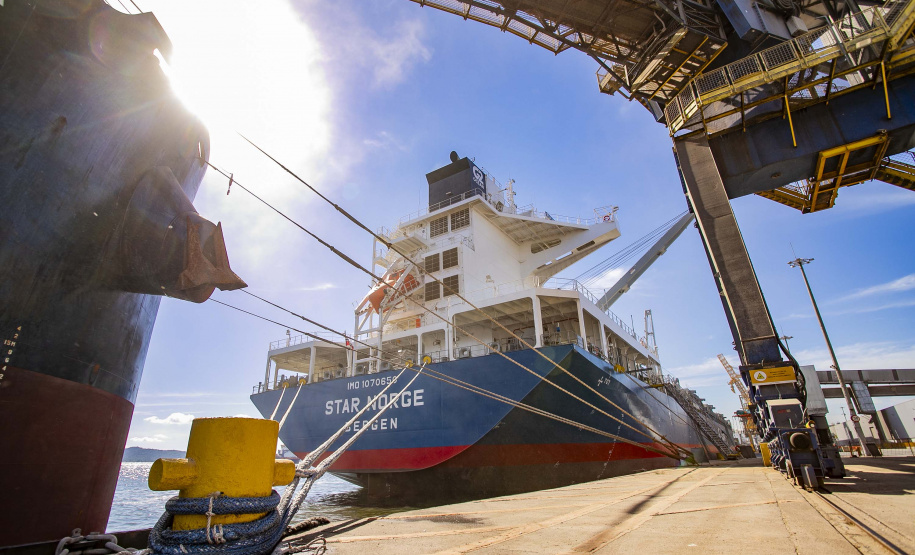 Fwd: Navio Sustentável em viagem inaugural atraca em Paranaguá