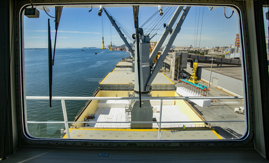Fwd: Navio Sustentável em viagem inaugural atraca em Paranaguá